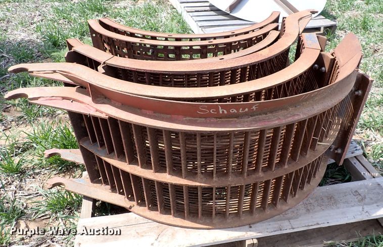 image for item DK4581 1993 Case IH 1688  combine