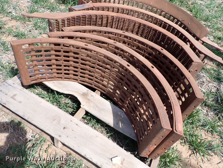 image for item DK4581 1993 Case IH 1688  combine