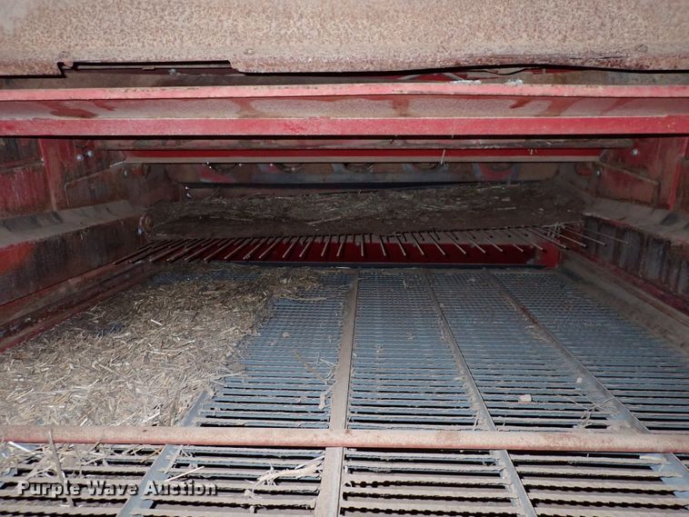 image for item DK4581 1993 Case IH 1688  combine