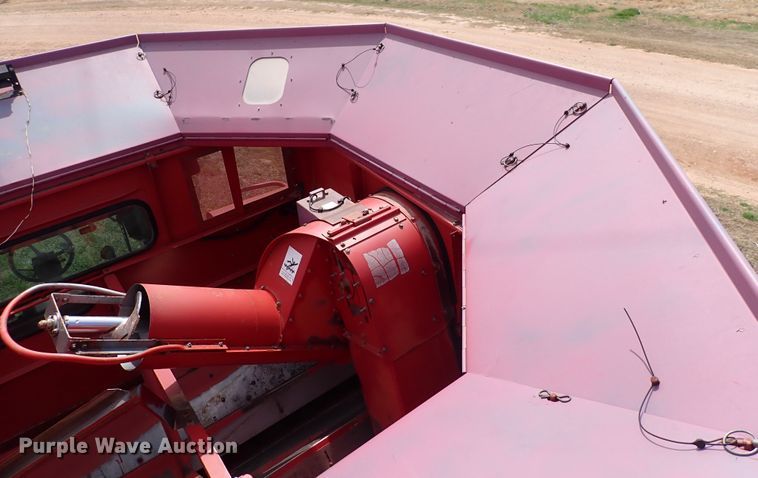 image for item DK4583 2001 Case IH 2388  combine