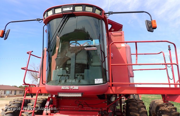 image for item DK4583 2001 Case IH 2388  combine