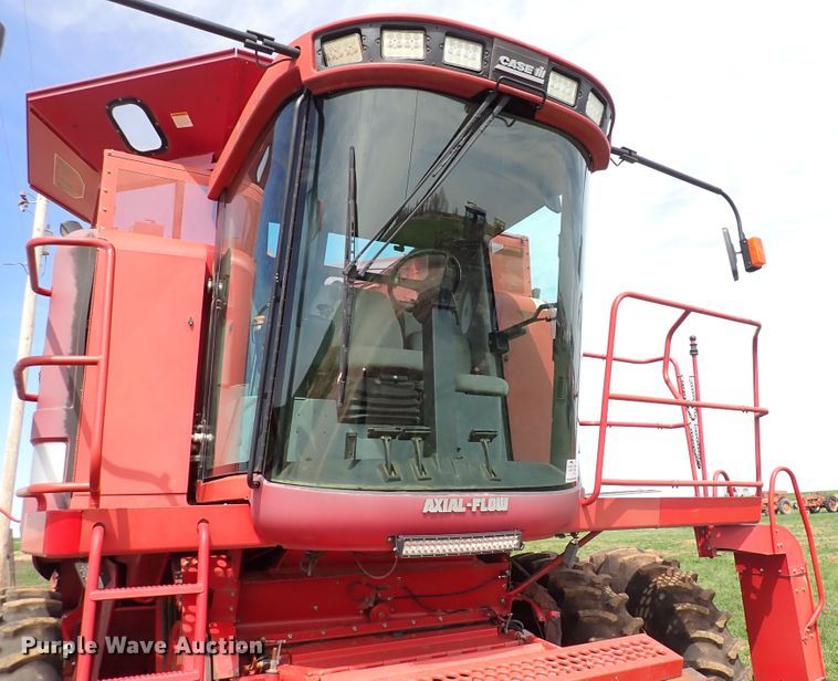 image for item DK4583 2001 Case IH 2388  combine