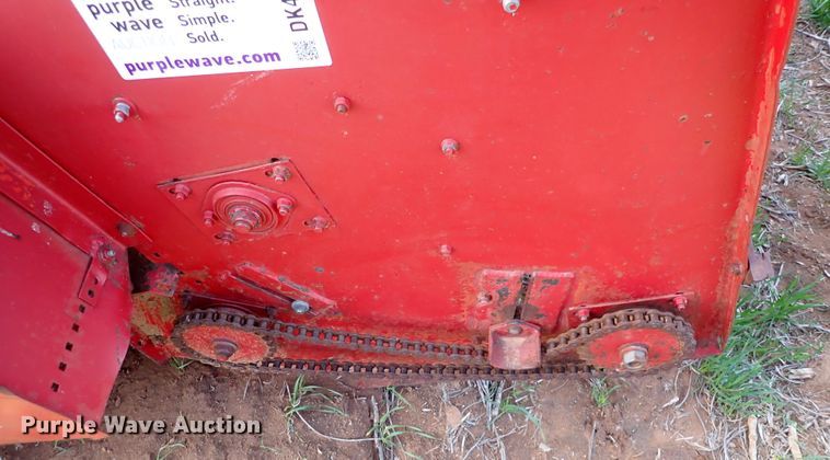 image for item DK4592 International 883  corn head