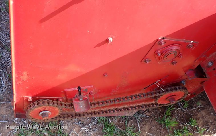 image for item DK4592 International 883  corn head