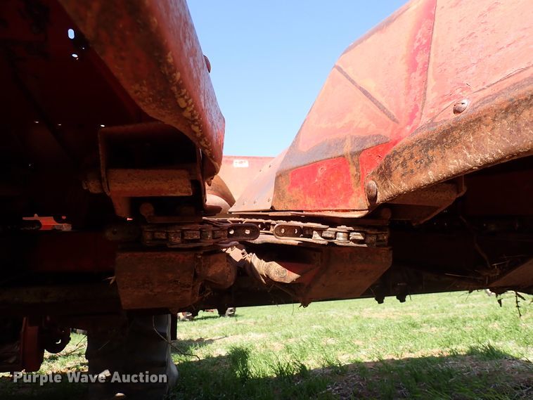 image for item DK4592 International 883  corn head