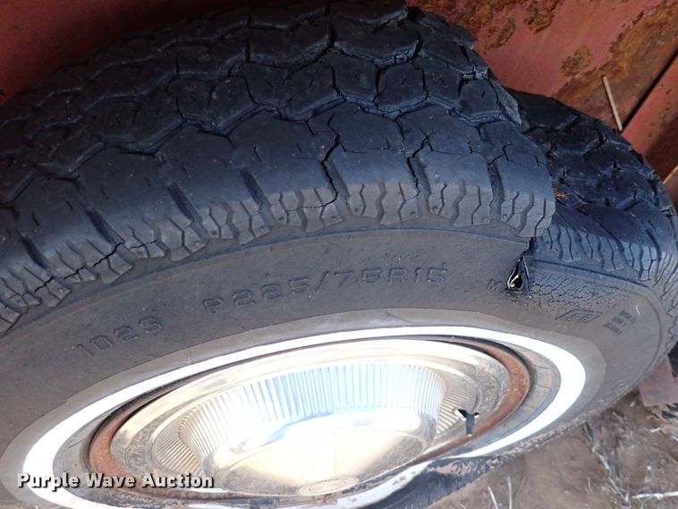 image for item DK4602 Schmitz BullMobile livestock trailer