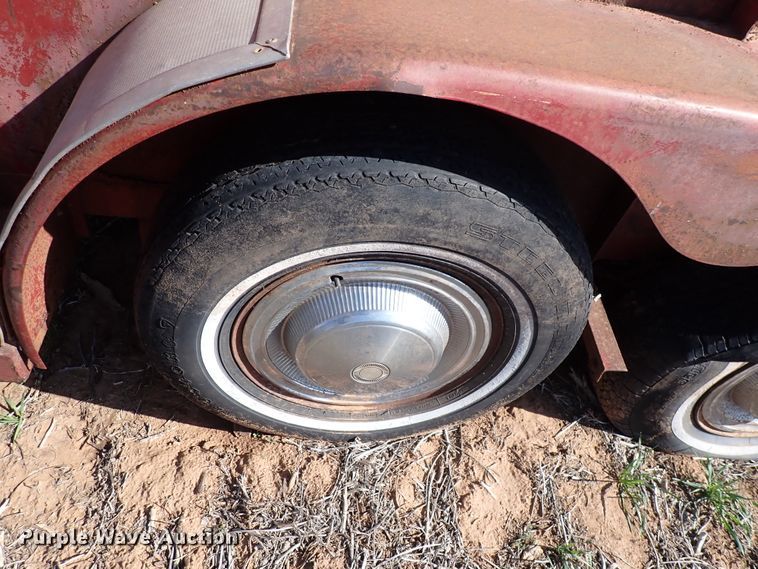 image for item DK4602 Schmitz BullMobile livestock trailer