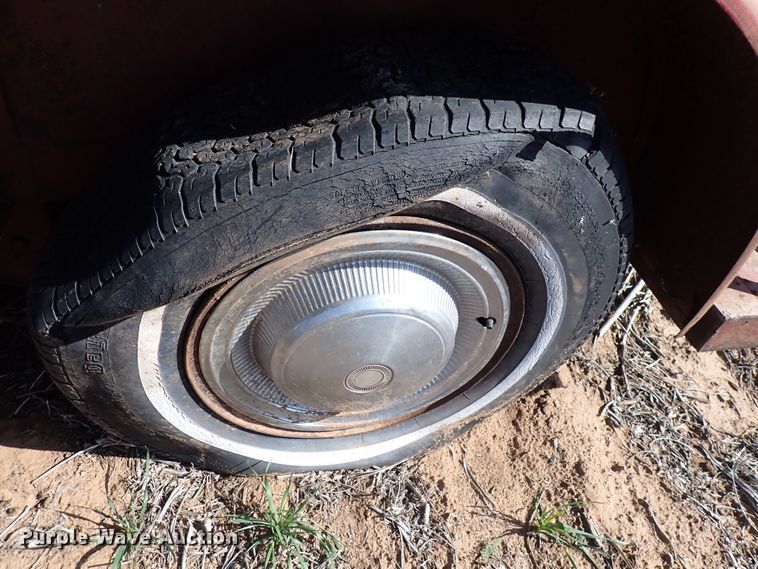 image for item DK4602 Schmitz BullMobile livestock trailer