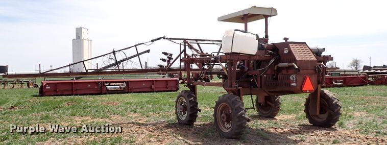 image for item DK4612 Hagie 473  Hi-Tractor Hi-Crop sprayer