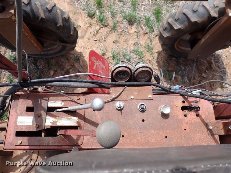 image for item DK4612 Hagie 473  Hi-Tractor Hi-Crop sprayer