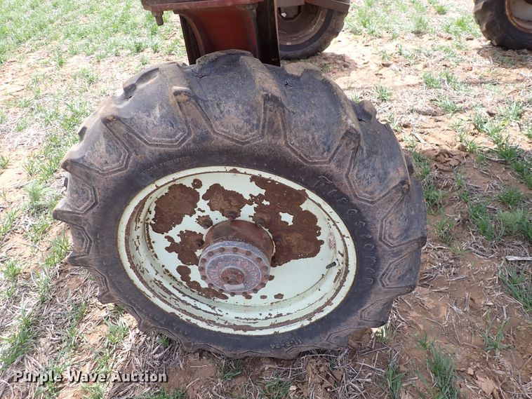 image for item DK4612 Hagie 473  Hi-Tractor Hi-Crop sprayer