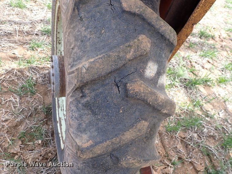 image for item DK4612 Hagie 473  Hi-Tractor Hi-Crop sprayer