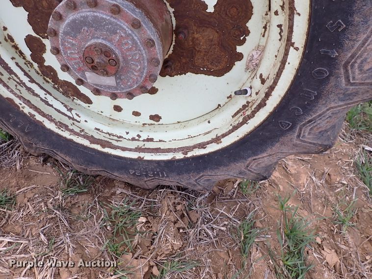 image for item DK4612 Hagie 473  Hi-Tractor Hi-Crop sprayer