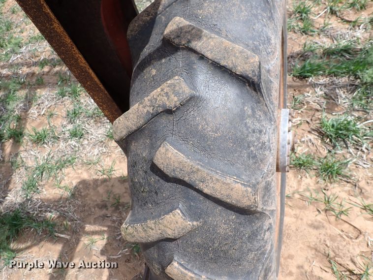 image for item DK4612 Hagie 473  Hi-Tractor Hi-Crop sprayer