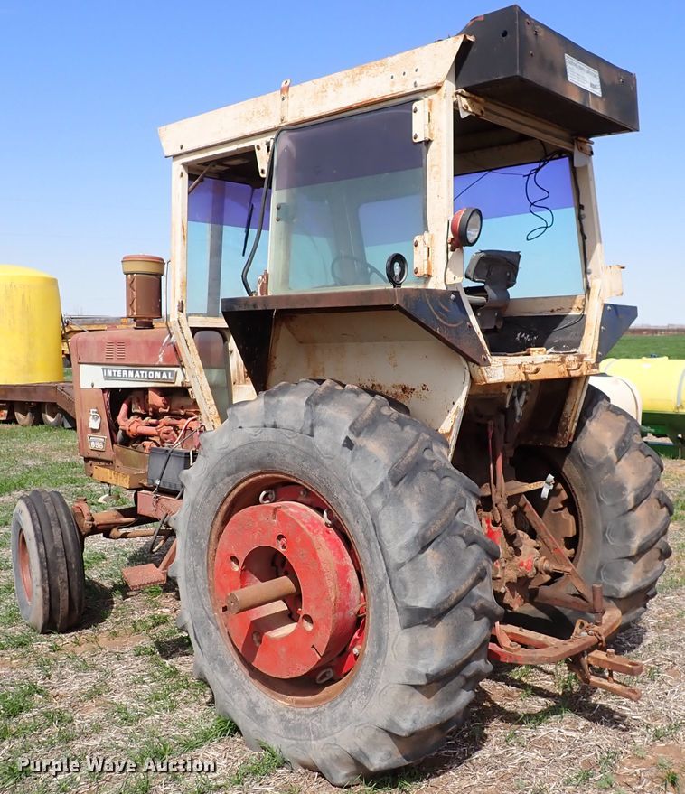 image for item DK4615 International 856  tractor