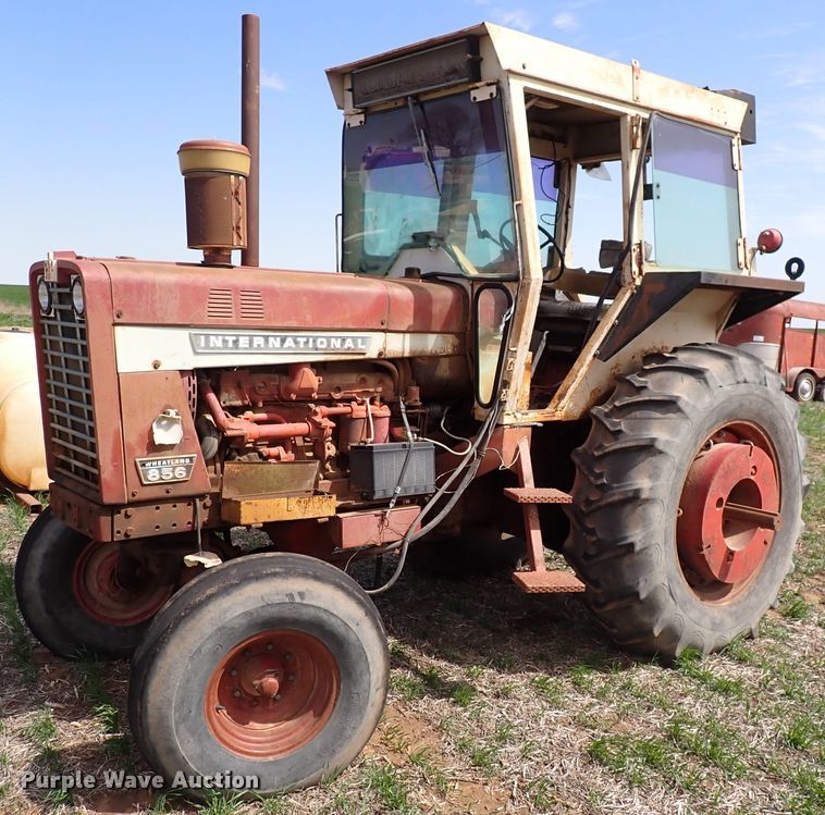 image for item DK4615 International 856  tractor