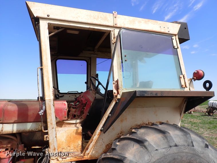 image for item DK4615 International 856  tractor