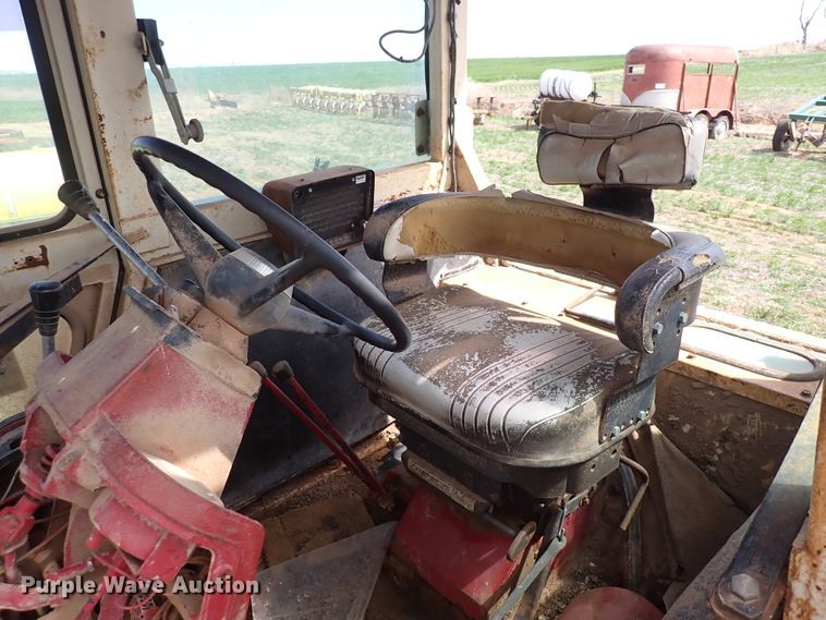 image for item DK4615 International 856  tractor