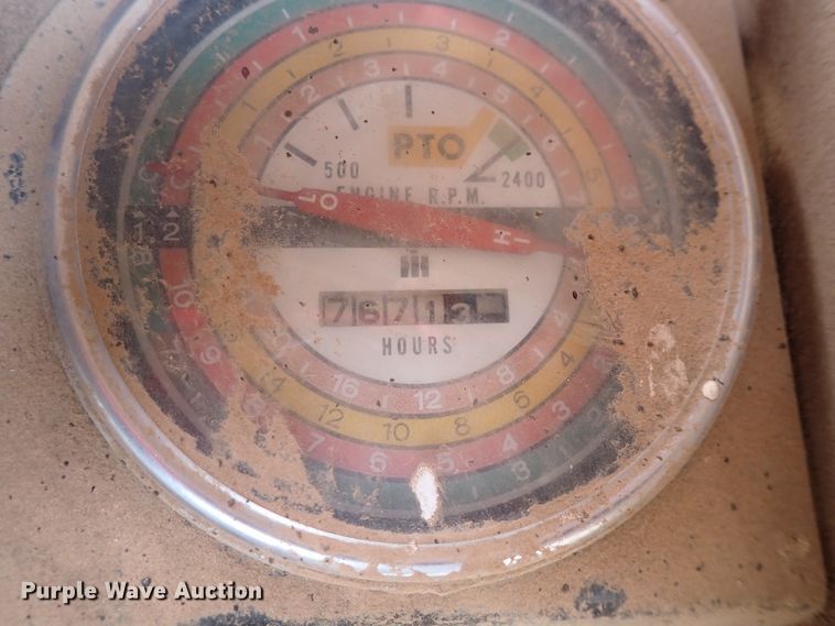 image for item DK4615 International 856  tractor