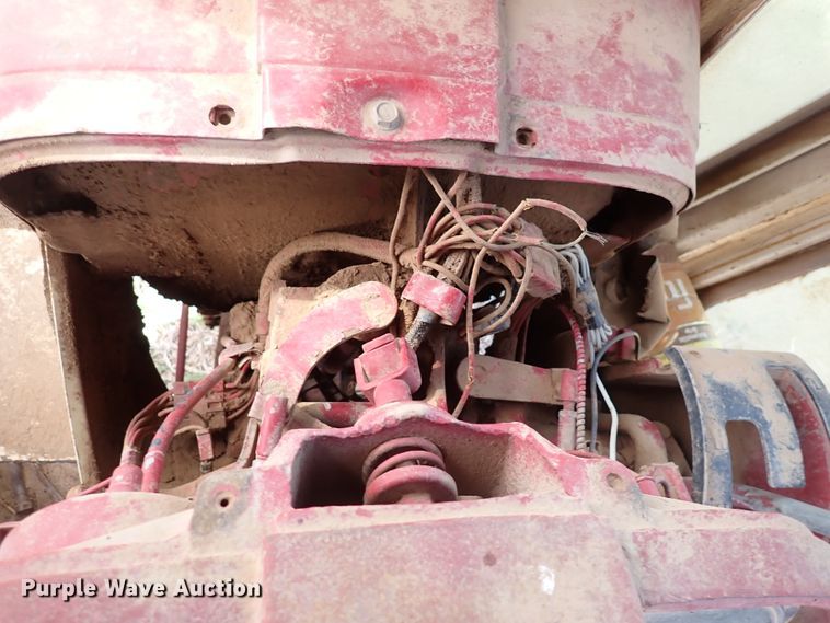 image for item DK4615 International 856  tractor