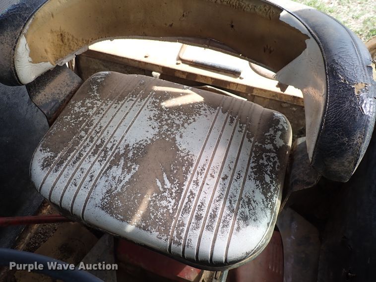 image for item DK4615 International 856  tractor