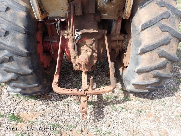 image for item DK4615 International 856  tractor