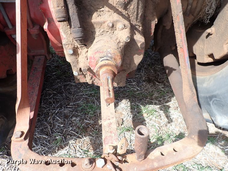 image for item DK4615 International 856  tractor