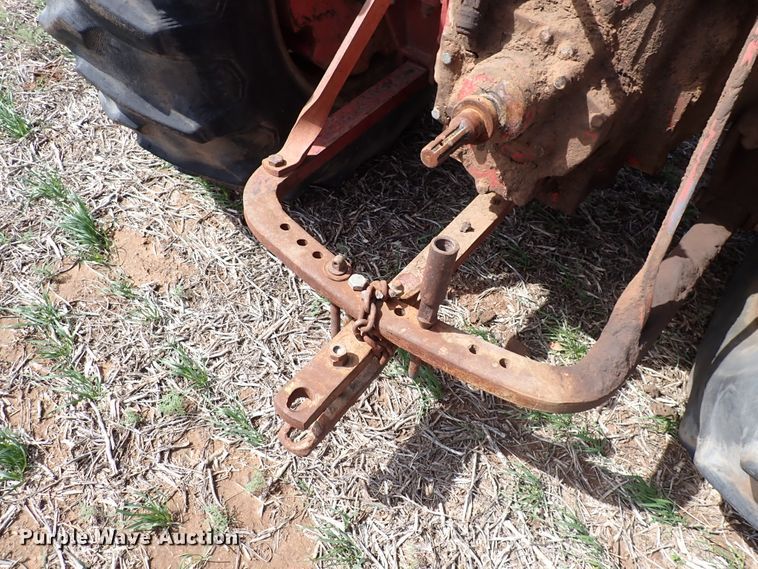 image for item DK4615 International 856  tractor