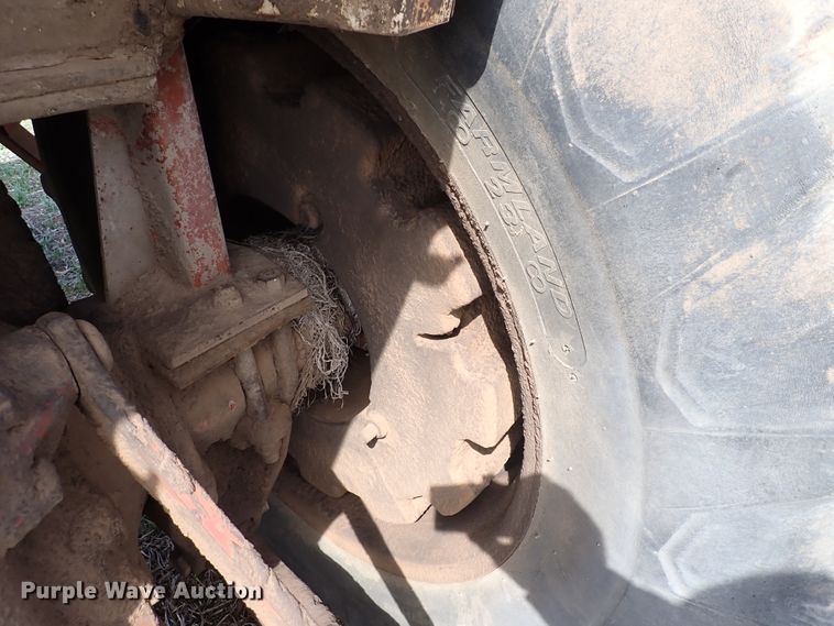 image for item DK4615 International 856  tractor