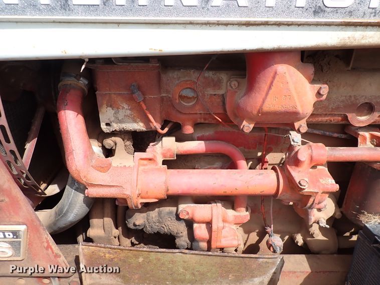 image for item DK4615 International 856  tractor