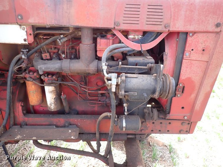 image for item DK4615 International 856  tractor