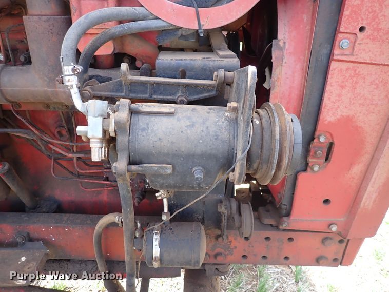 image for item DK4615 International 856  tractor