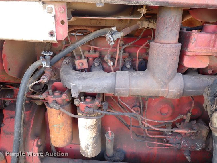 image for item DK4615 International 856  tractor