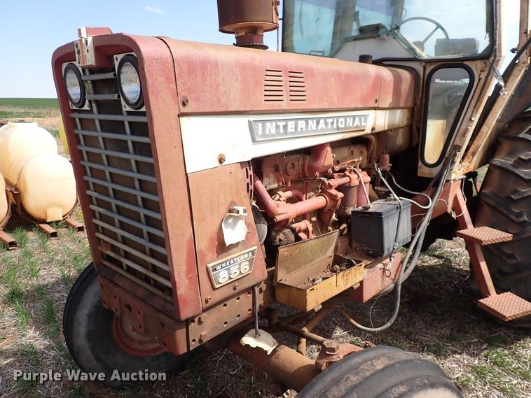 image for item DK4615 International 856  tractor