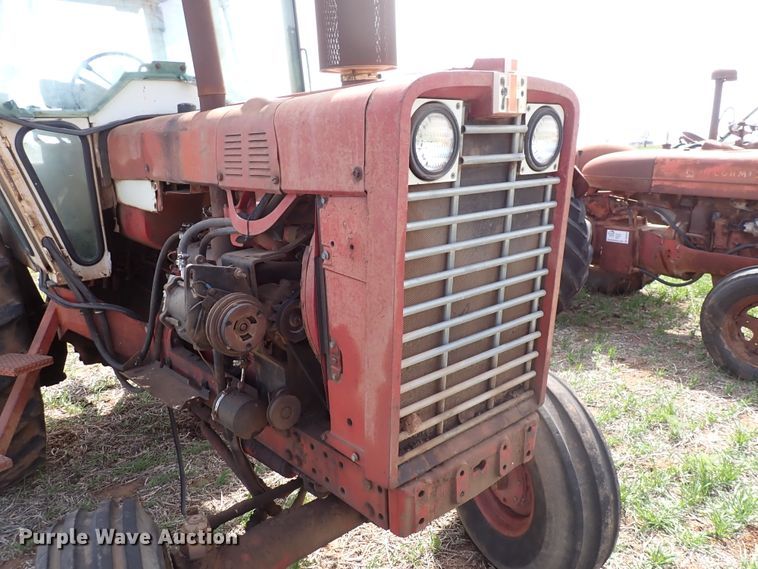 image for item DK4615 International 856  tractor