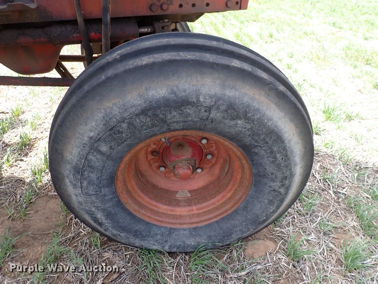 image for item DK4615 International 856  tractor