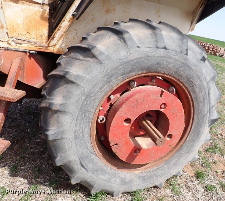 image for item DK4615 International 856  tractor