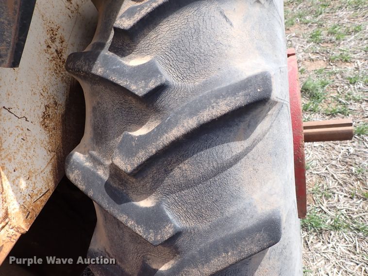 image for item DK4615 International 856  tractor