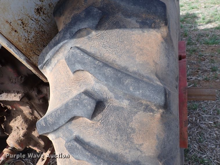 image for item DK4615 International 856  tractor