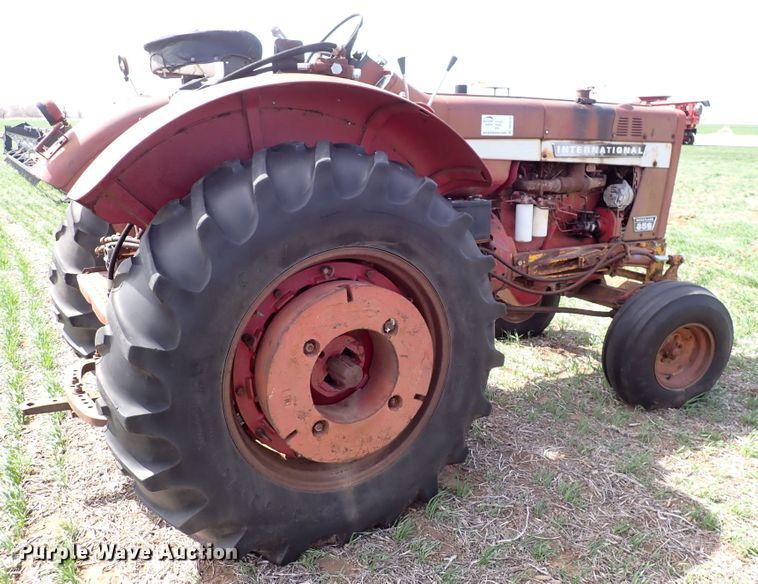 image for item DK4618 International 856  tractor