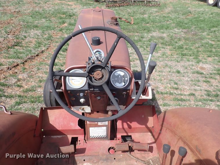 image for item DK4618 International 856  tractor