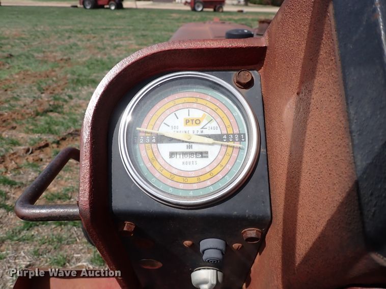 image for item DK4618 International 856  tractor