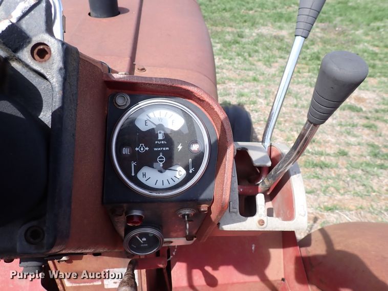 image for item DK4618 International 856  tractor