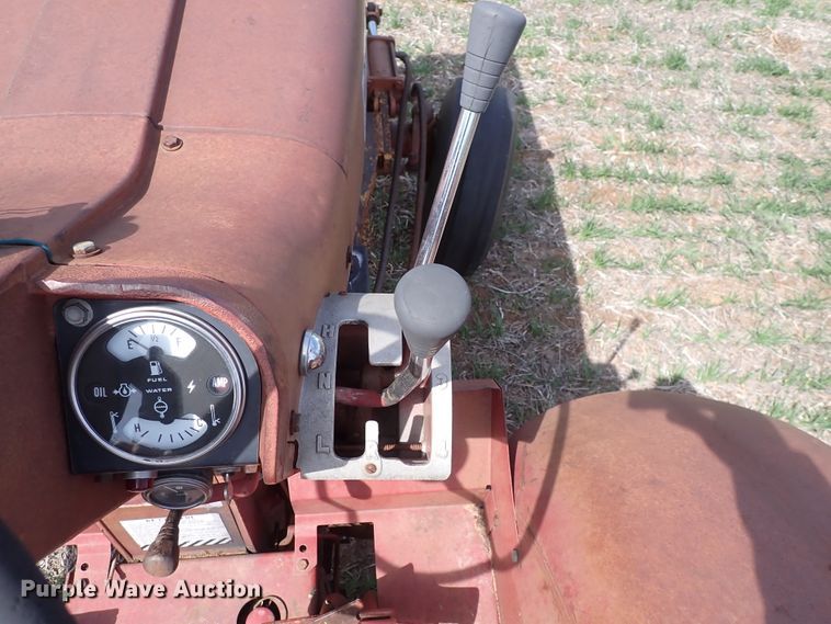 image for item DK4618 International 856  tractor