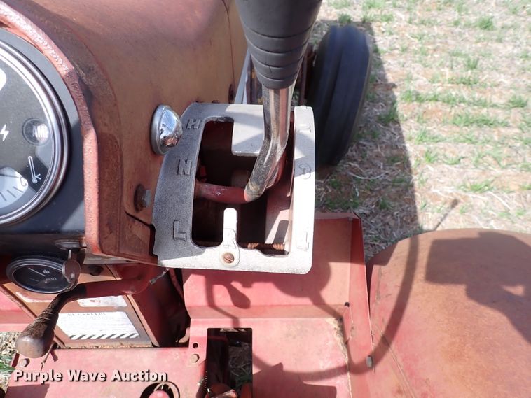 image for item DK4618 International 856  tractor