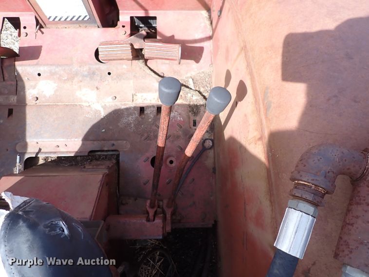 image for item DK4618 International 856  tractor