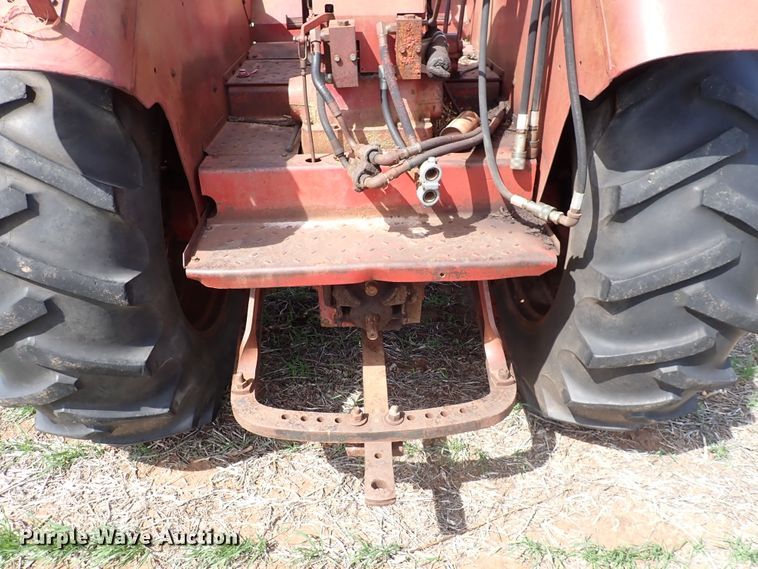 image for item DK4618 International 856  tractor