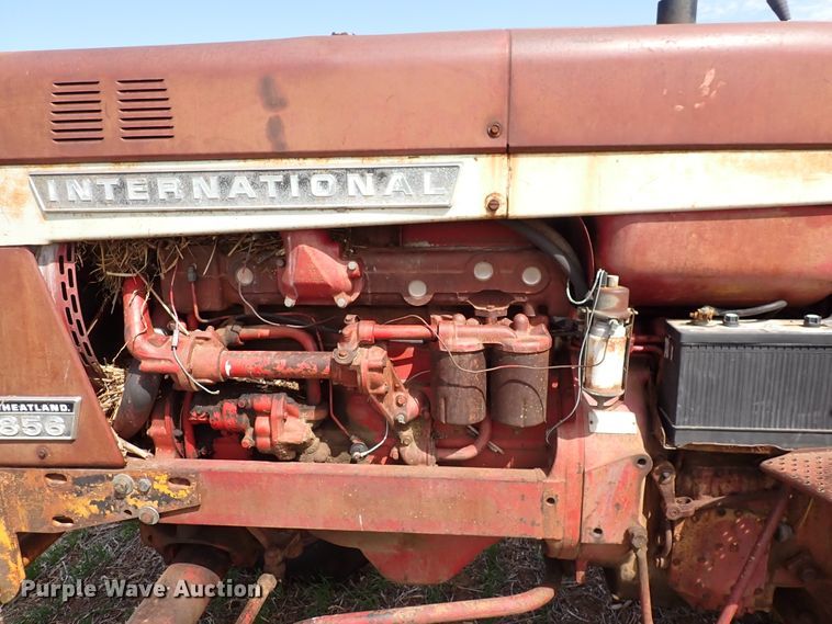 image for item DK4618 International 856  tractor