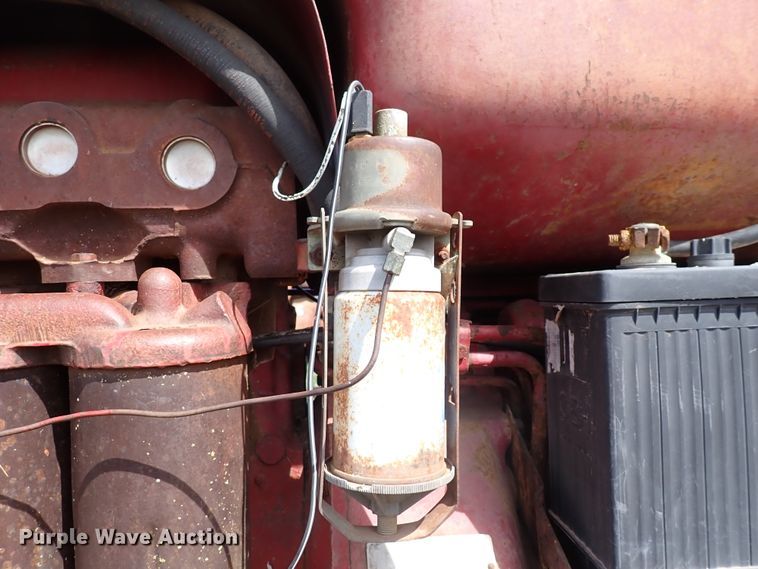 image for item DK4618 International 856  tractor