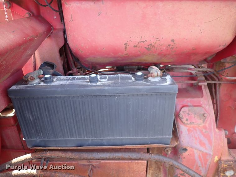 image for item DK4618 International 856  tractor